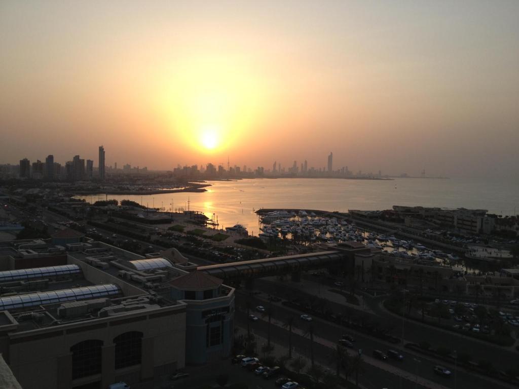 Le Royal Corniche Salmiya Exterior foto
